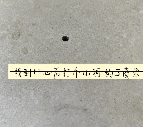 景东瓷砖空鼓维修公司专业解答在瓷砖铺贴过程中，如果砂料搅拌不均匀，将会带来以下问题